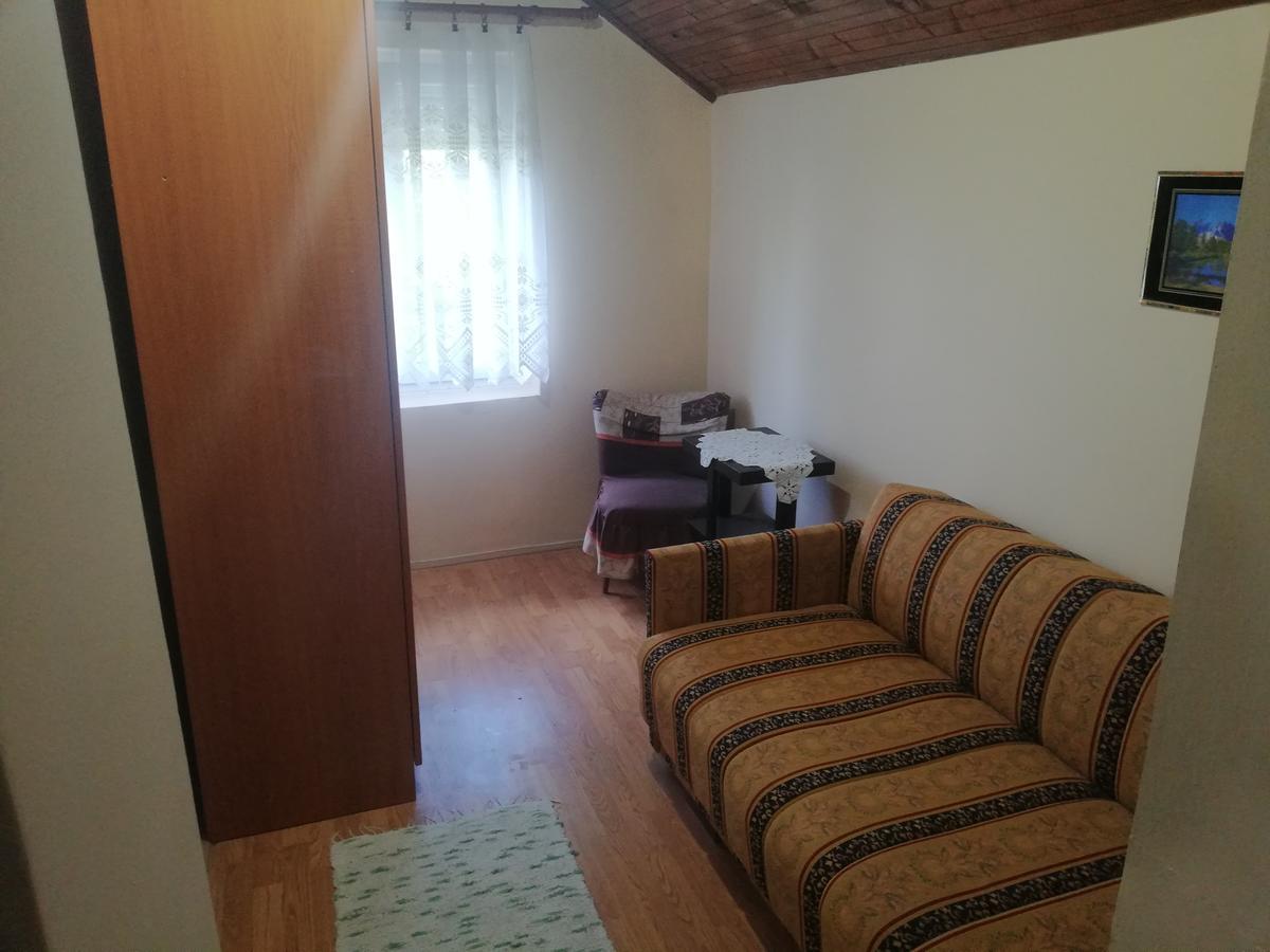 Guest House Jevtovic Sremski Karlovci Esterno foto