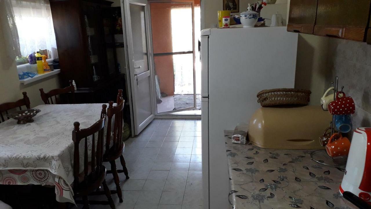 Guest House Jevtovic Sremski Karlovci Esterno foto